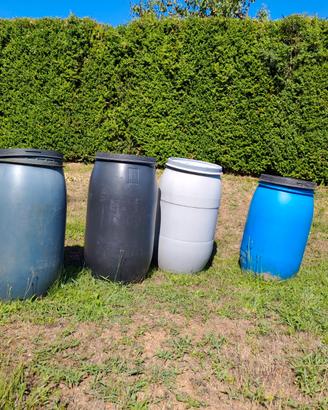 N. 27 fusti in plastica 120 L
