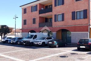 NEGOZIO A AZZANO MELLA