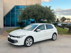 Volkswagen Golf 1.5 eTSI dsg possibilità noleggio 