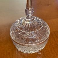 Contenitore in vetro con coperchio