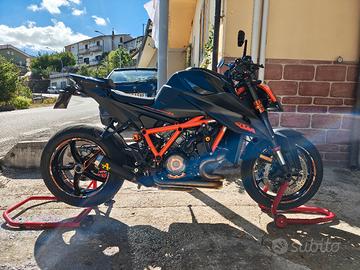 ktm superduke 1290 r anni 2023.