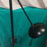 lampada a piantana pieghevole nera