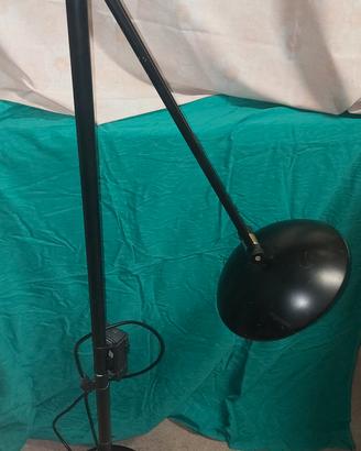 lampada a piantana pieghevole nera