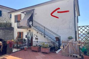 Villa di 100 m² con 4 locali e box auto a Follo