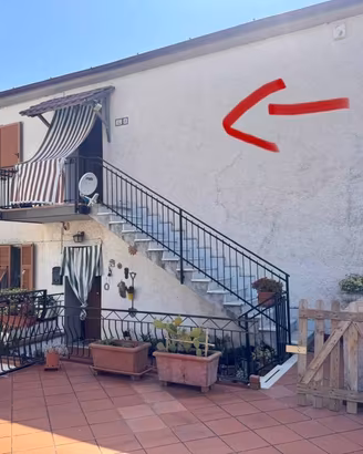 Villa di 100 m² con 4 locali e box auto a Follo