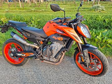 Duke 790 105cv TECH PACK + accessori 2020 KTM