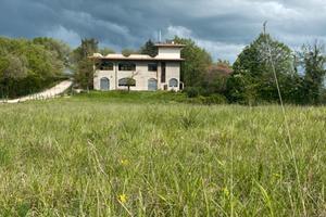 Struttura con terreno