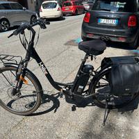 Bici elettrica city bike unisex