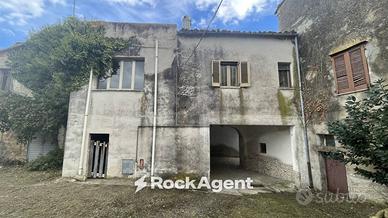 Casa indipendente di 124 m² con 3 locali e box aut