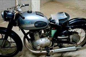 Splendida moto Parrilla 175, rara ed originale.