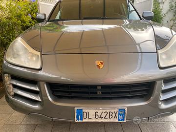 Automobile Porsche Cayenne Turbo S 4.5 V8 521 Cv