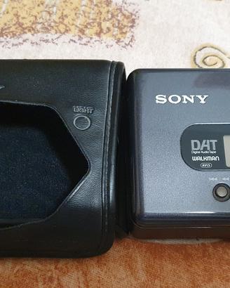 Registratore Dat Walkman TCD-D7 della Sony 