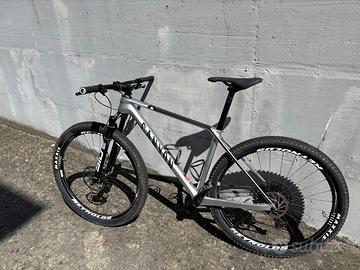 MTB Canyon Exceed Carbon Taglia M - RockShox SID