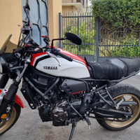 Yamaha XSR700 2020 - Dynamic White