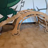 Arco/ dondolo con rampa da arrampicata montessori
