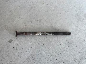 Perno cavalletto centrale YAMAHA NMAX