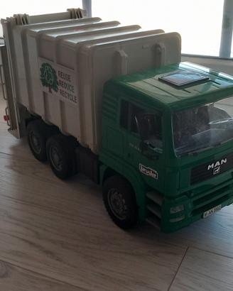camion della spazzatura della Bruder