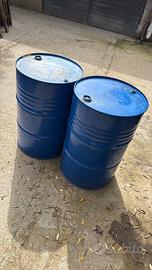 2 fusti metallici da circa 200/220 litri – blu