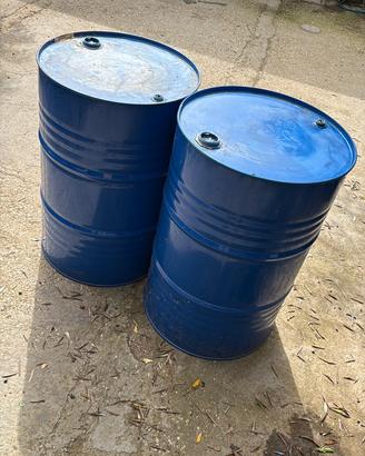2 fusti metallici da circa 200/220 litri – blu