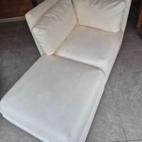 Divano IKEA bianco con contenitori