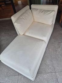 Divano IKEA bianco con contenitori