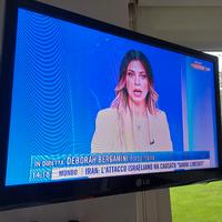 TELEVISIONE LG con BRACCIO da muro