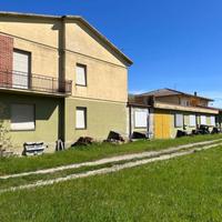 Complesso edilizio a Tuoro sul Trasimeno (PG)