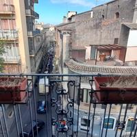 3 vani luminosi e angolari in centro città