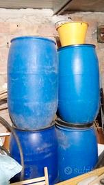 Bidoni plastica per acqua orto campagna con tappo