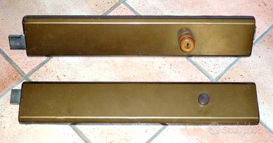 Barra anti intrusione per porta doppia