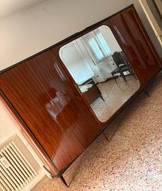 Camera in radica+comò con specchiera+letto matrim