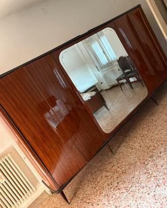 Camera in radica+comò con specchiera+letto matrim