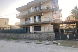 Appartamento di 160 m² con 5 locali e box auto a A
