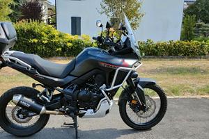 Honda Transalp 750 2024 super accessoriata