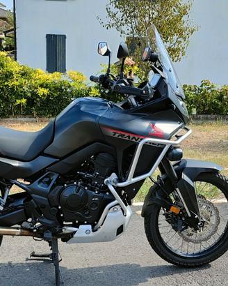 Honda Transalp 750 2024 super accessoriata