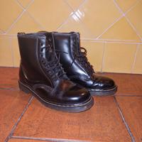 Dr. Martens 43