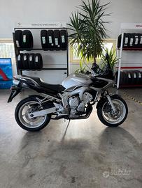 YAMAHA Fazer 600