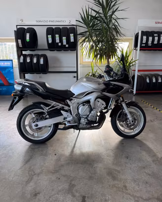 YAMAHA Fazer 600