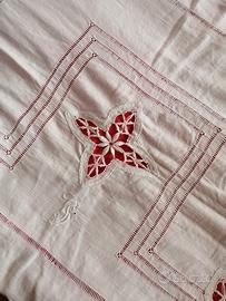 Federa di lino pesante ricamata a mano