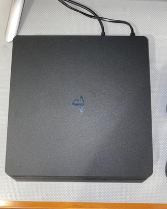 PLAYSTATION 4 500gb 2 joystick