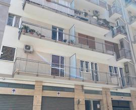 Trilocale ristrutturato vista mare zona centrale