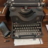 Macchina da scrivere Olivetti