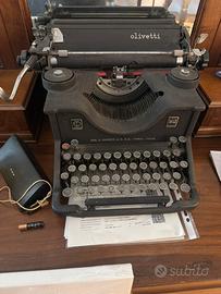 Macchina da scrivere Olivetti