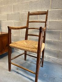 Sedia in legno con braccioli