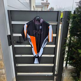 completo estivo salopette e maglia taglia L