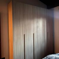 Armadio + 2 comodini + como