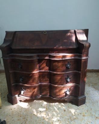 Ribalta antica con calatoia che forma un piano scr