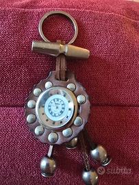  portachiavi in pelle con orologio 
