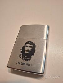Accendino Zippo "el Che vive"