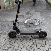 Monopattino Kukirin g4  800w, motore posteriore